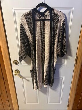 Lucky Brand Black and Cream Open Weave Cardigan Open Front Has Pockets